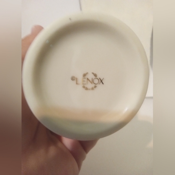 Lennox Vase Creme Colored Beaded With Antique Roses And Gold Trim VTG 6.25" - Picture 5 of 5